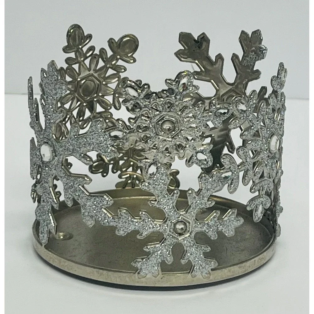 Bath & Body Works Silver Snowflake Glitter 3-Wick Candle Holder Pedestal Sleeve - Picture 2 of 7